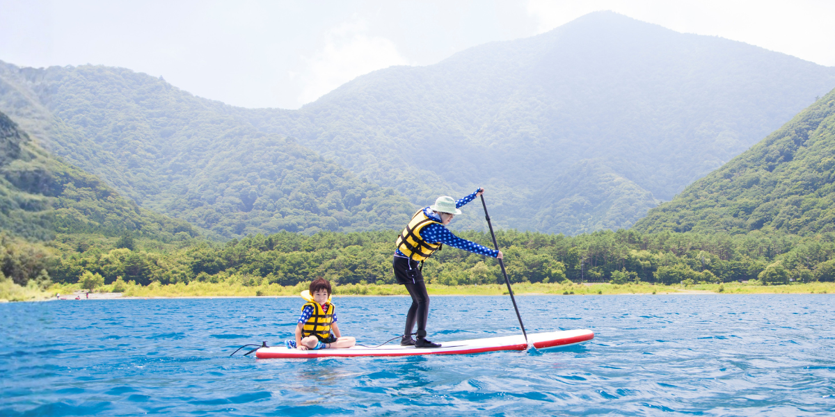 Comment apprendre le paddleboard à un enfant ?